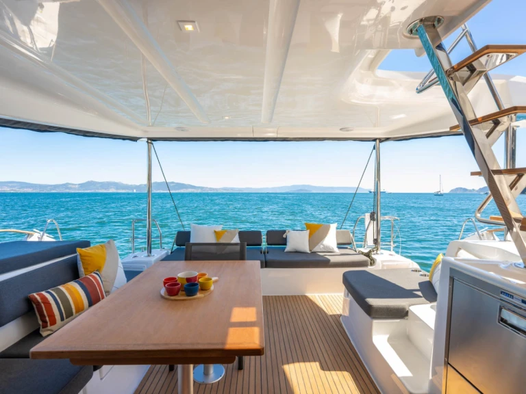 Noleggio barche Lagoon Lagoon 43 - OWNER VERSION a Sant Antoni de Portmany su Samboat