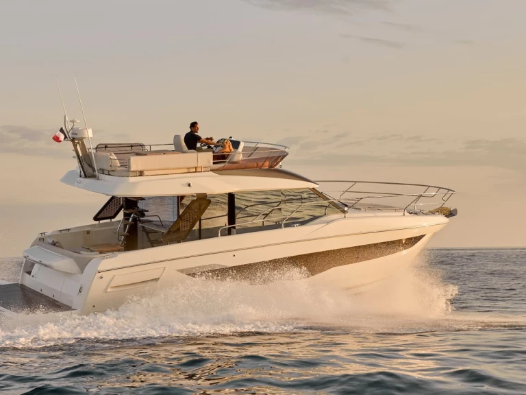 Noleggio a Seget Donji – Prestige Yachts Prestige F4.3 su SamBoat
