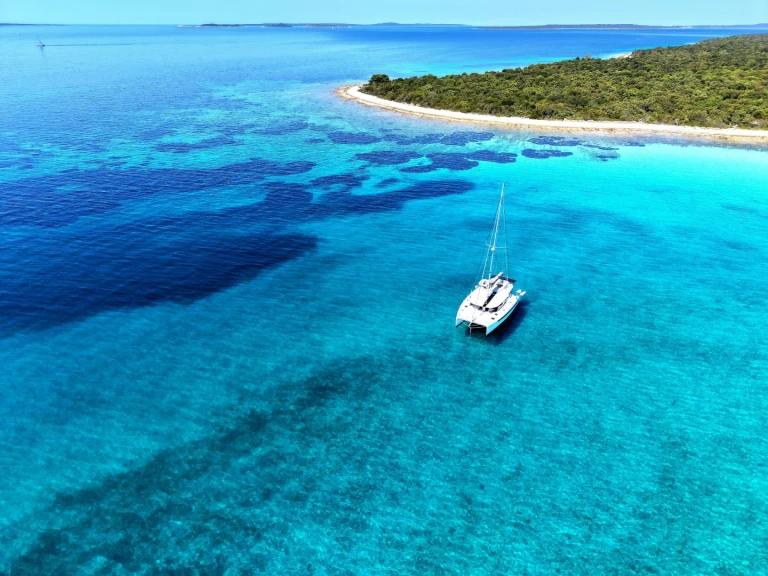 Noleggio Catamarano Leopard Catamarans / Robertson & Caine con patente nautica