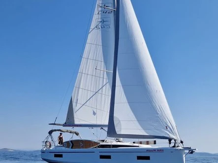 Noleggio Barca a vela con o senza skipper Bavaria a Rogosnizza