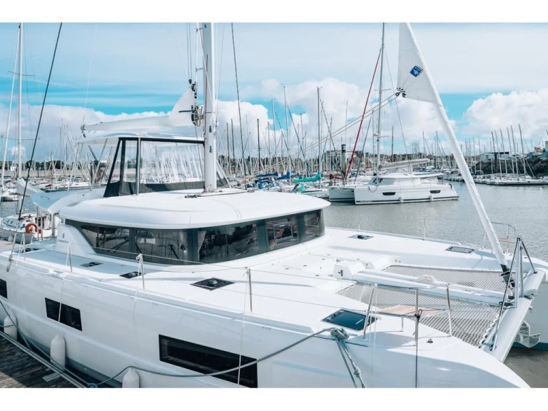 Noleggiare una Lagoon Lagoon 46 Luxe A/C a Ribishi