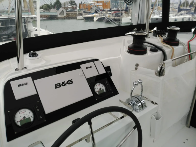 Noleggio Catamarano Lagoon con patente nautica