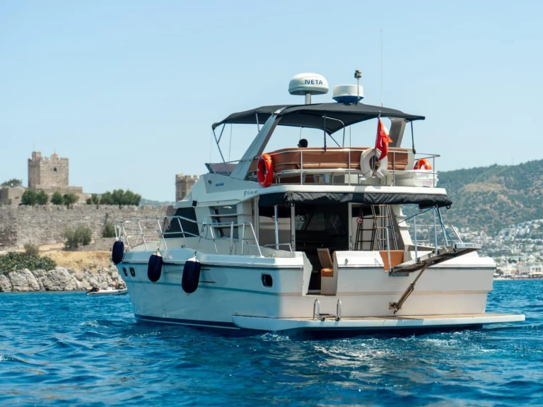 Noleggio Barca a motore Fairline con patente nautica