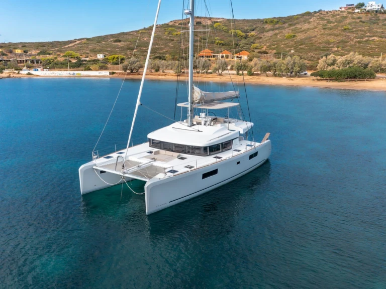 Noleggio Yacht di lusso con o senza skipper Lagoon a Lávrio