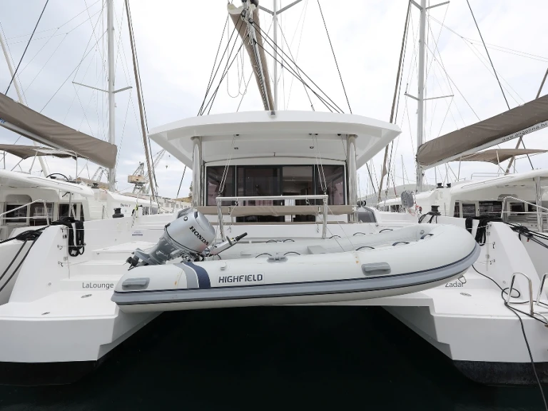 Catamarano a noleggio a Trogir al miglior prezzo