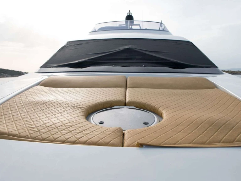 Yacht di lusso a noleggio a Atene al miglior prezzo
