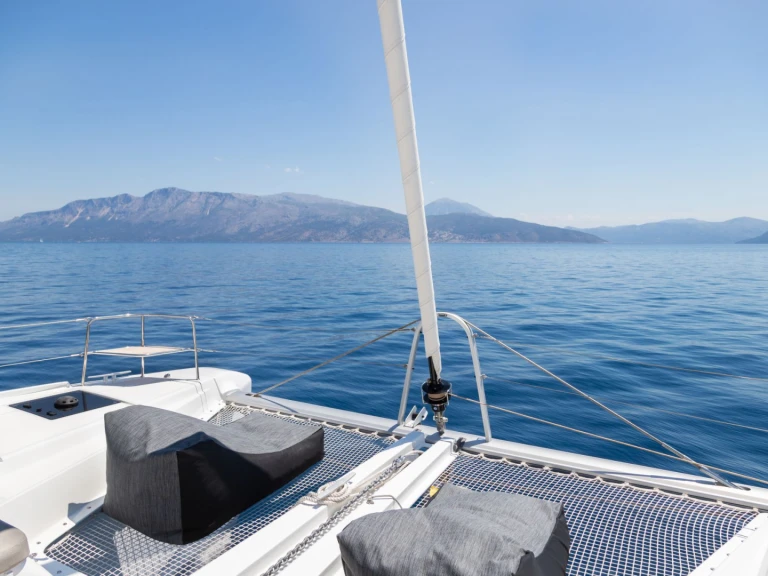 Yacht di lusso a noleggio a Atene al miglior prezzo