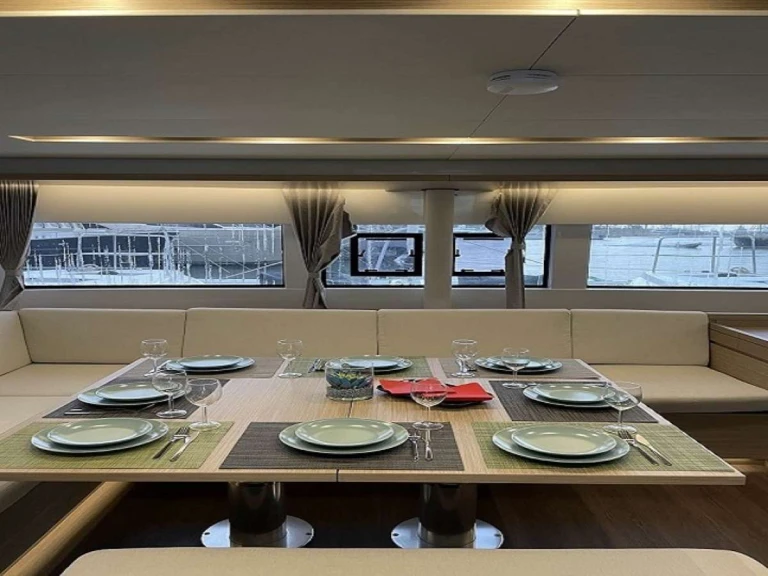 Yacht di lusso a noleggio a Grecia al miglior prezzo
