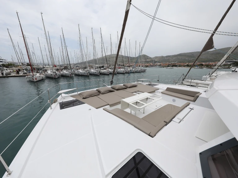 Noleggio Catamarano Bali con patente nautica