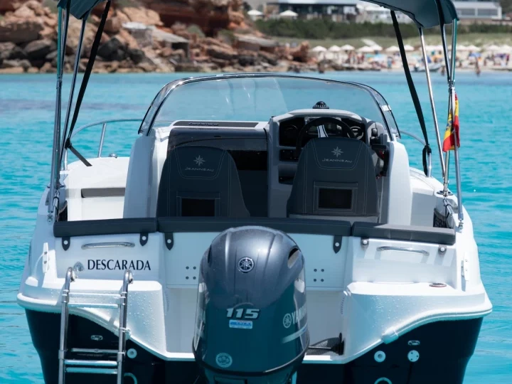 Noleggio Barca a motore Jeanneau con patente nautica
