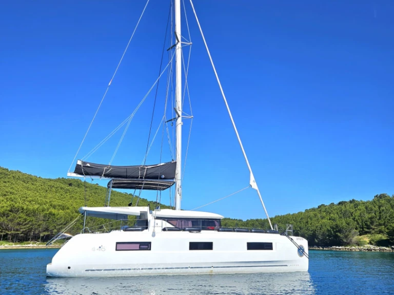 Noleggio Catamarano Lagoon con patente nautica