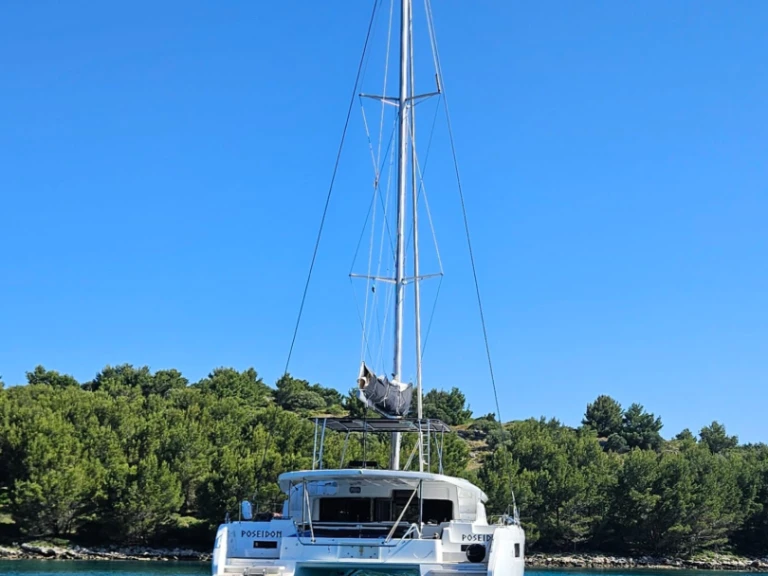 Catamarano a noleggio a Rogosnizza al miglior prezzo
