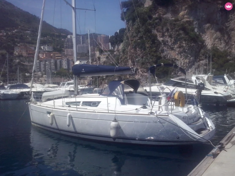 Noleggiare una Jeanneau Sun Odyssey 36i a Saint-Mandrier-sur-Mer