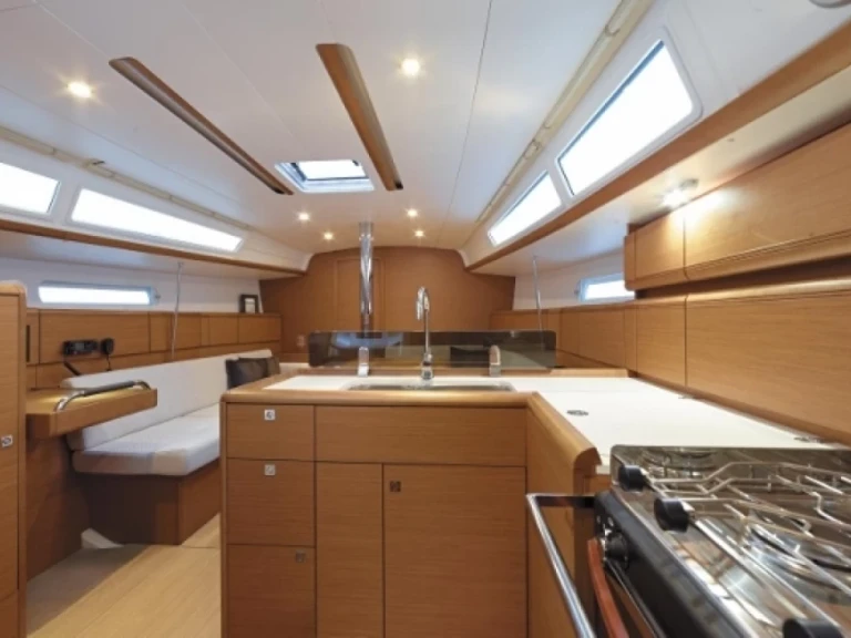 Noleggio barche Marsiglia economico Jeanneau Sun Odyssey 389 (2019) 