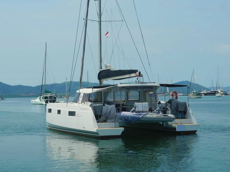 Catamarano a noleggio a Mai Khao al miglior prezzo