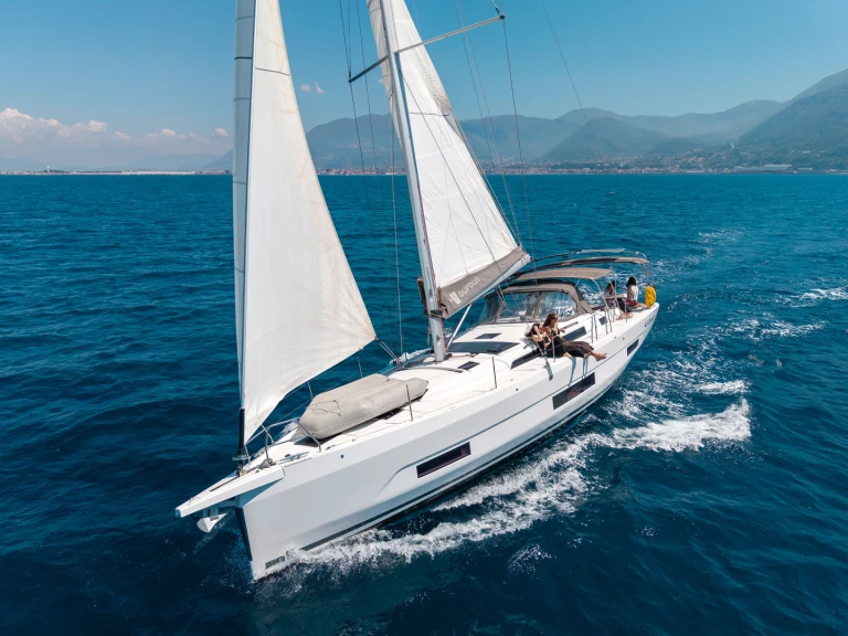 Noleggio Barca a vela a Olbia – Dufour Dufour 470