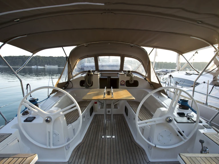 Noleggio Barca a vela Elan con patente nautica