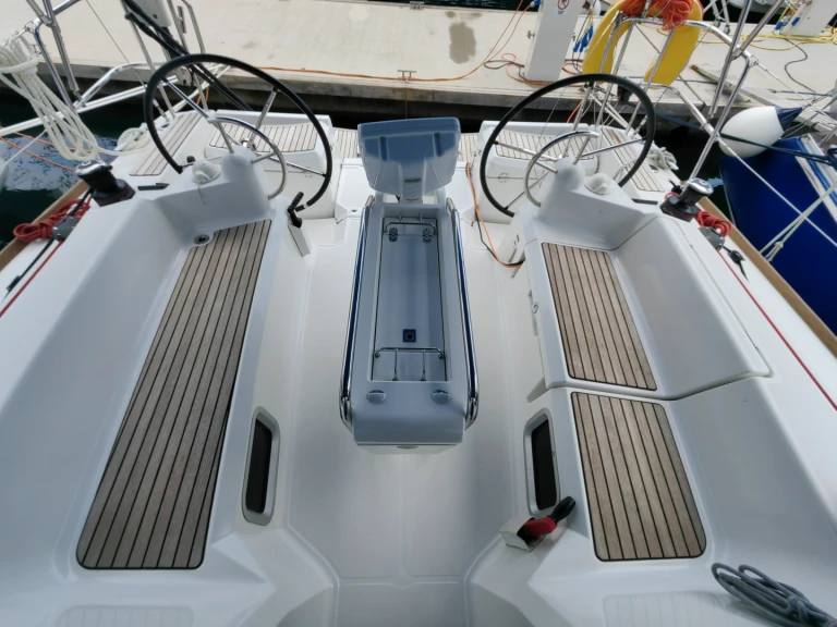 Noleggio barche Jeanneau Sun Odyssey 389 a Punat su Samboat