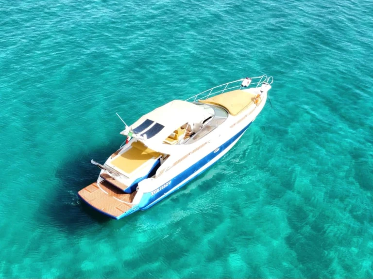 Noleggio Barca a motore Cranchi con patente nautica