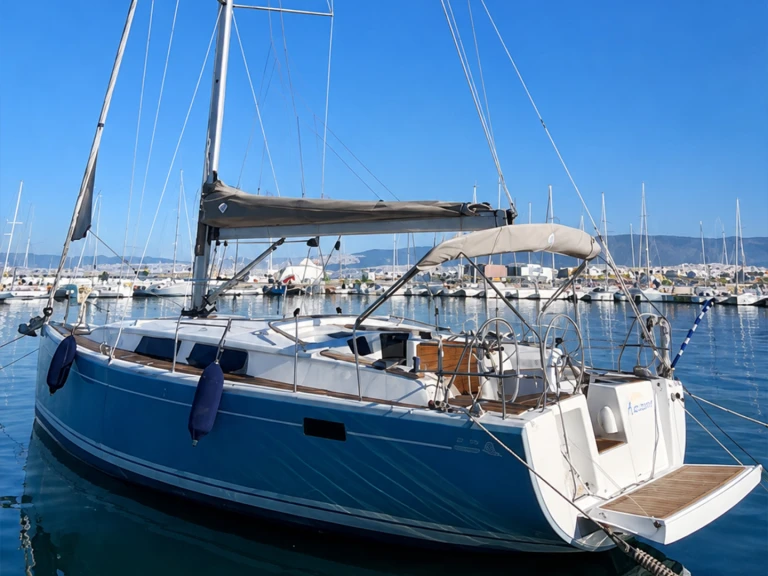 Hanse Hanse 385 da affittare a  Lávrio