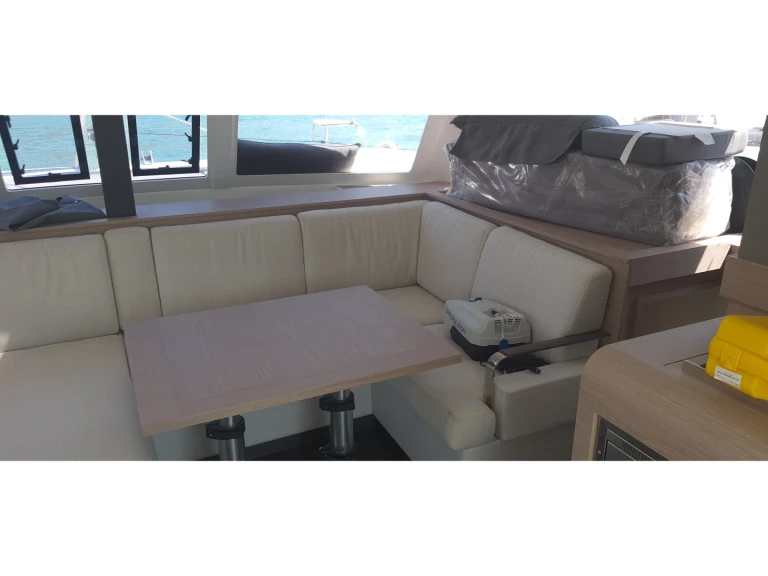 Noleggio Catamarano Fountaine Pajot con patente nautica