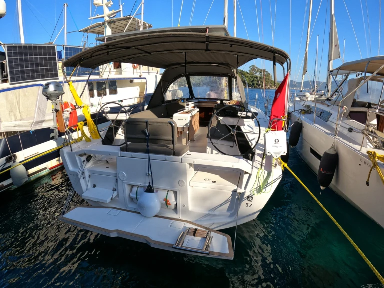 Noleggio barche Adaköy economico Dufour 37
