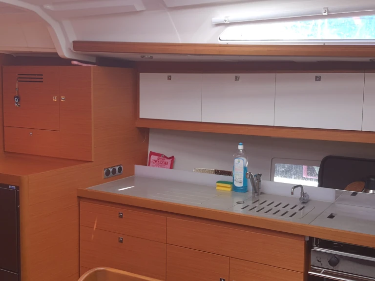 Noleggiare una Dufour Dufour 430 Grand Large a Adaköy