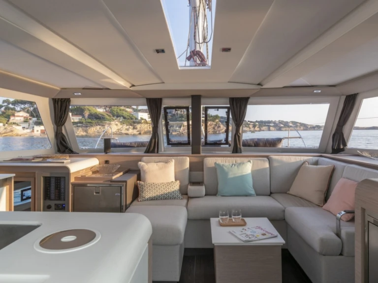 Noleggiare una Fountaine Pajot Isla 40 a Adaköy