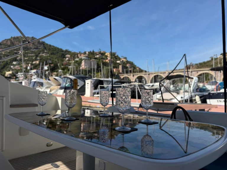 Noleggio Barca a motore con o senza skipper Airon a Cannes
