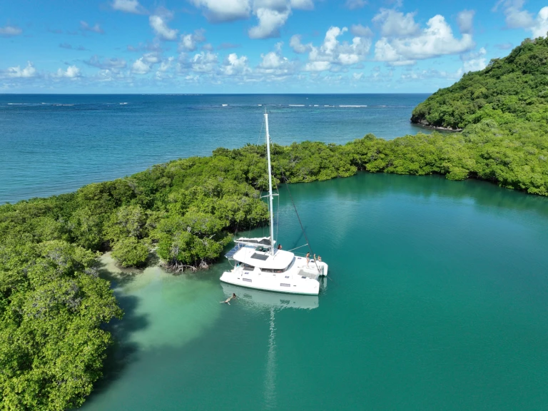 Noleggio Catamarano a Le Marin – Lagoon Lagoon 42