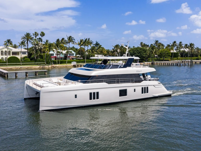 Noleggio Yacht di lusso Sunreef con patente nautica