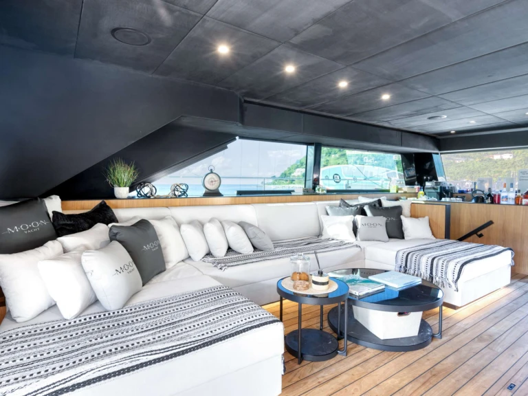 Noleggio Yacht di lusso Moon Yacht con patente nautica