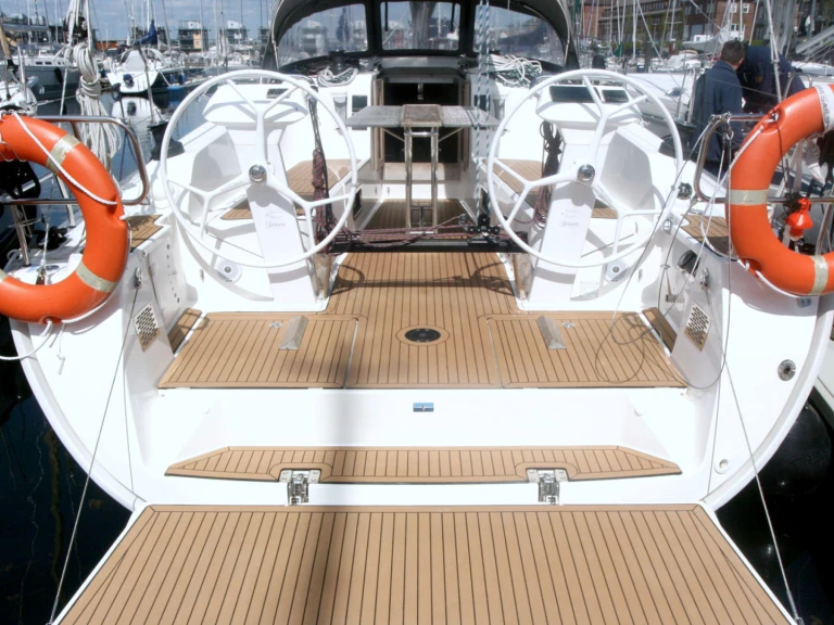 Noleggiare una Bavaria Cruiser 41S a Heiligenhafen