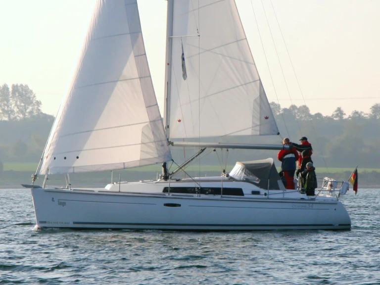 Noleggio Barca a vela Bénéteau con patente nautica