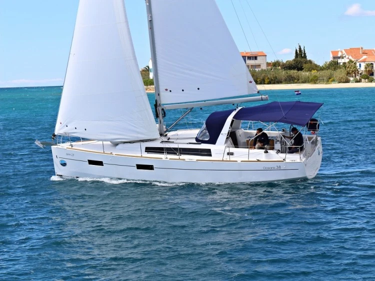 Noleggiare una Bénéteau Oceanis 38.1 a Barth