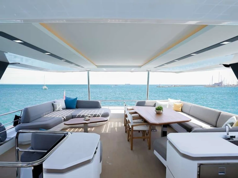Noleggio Yacht di lusso Fountaine Pajot con patente nautica
