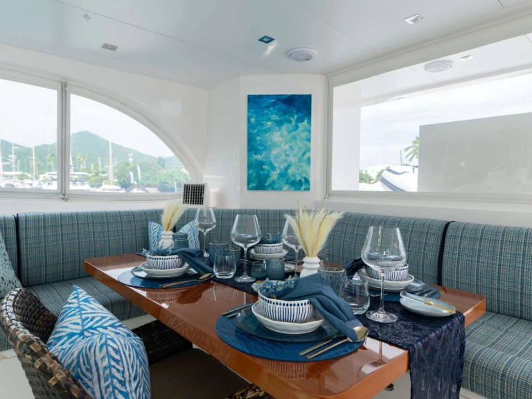 Noleggio Yacht di lusso Horizon con patente nautica