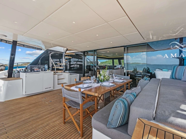 Noleggio Yacht di lusso Sunreef con patente nautica
