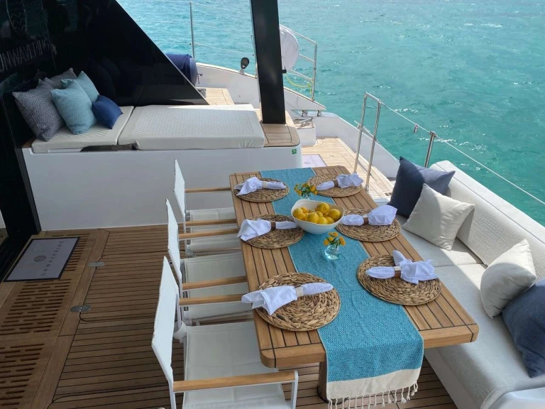 Noleggio Yacht di lusso Sunreef con patente nautica