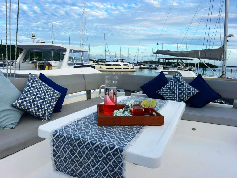 Yacht di lusso a noleggio a Road Town al miglior prezzo