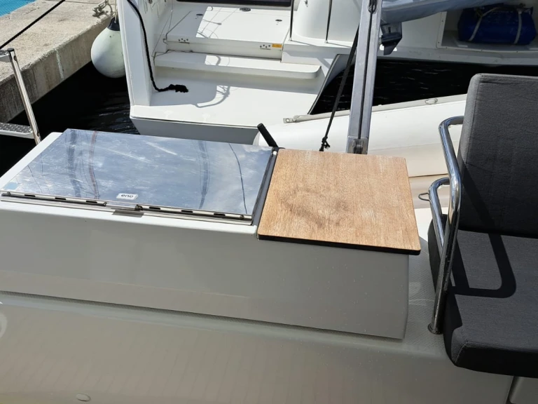 Noleggiare una Fountaine Pajot Astréa 42 (6 cab.) a Bormes-les-Mimosas