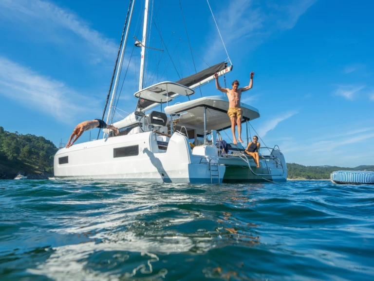 Noleggio Catamarano con o senza skipper Lagoon a Rogosnizza