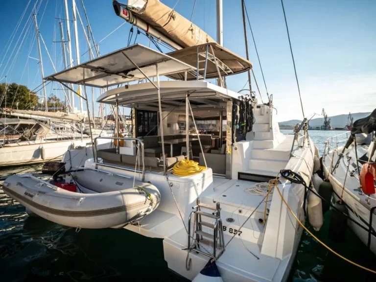 Catamarano a noleggio a Deme of Volos al miglior prezzo