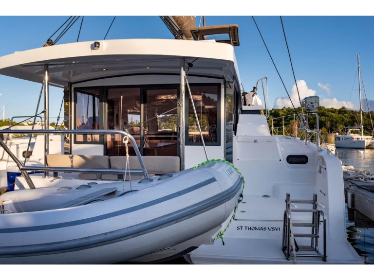 Catamarano a noleggio a Saint George's al miglior prezzo