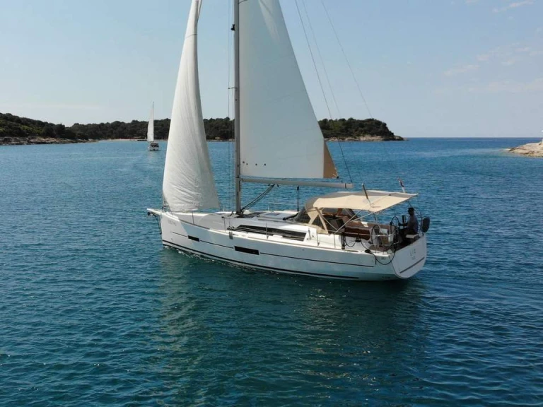 Noleggio Barca a vela Dufour con patente nautica