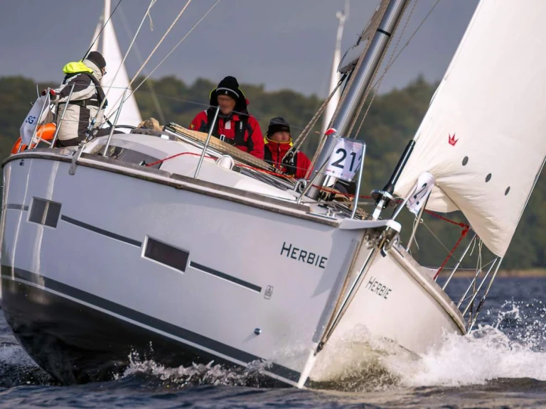 Dufour Dufour 382 Grand Large da affittare a  Flensburg