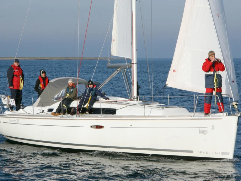 Noleggio Barca a vela Bénéteau con patente nautica