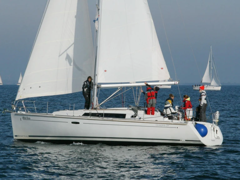 Noleggiare una Bénéteau Oceanis 37 a Flensburg