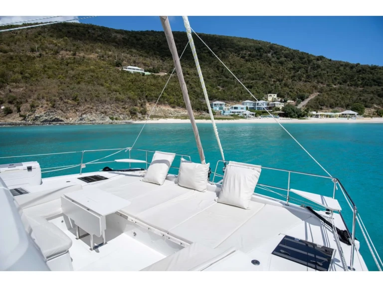 Catamarano a noleggio a Saint George's al miglior prezzo