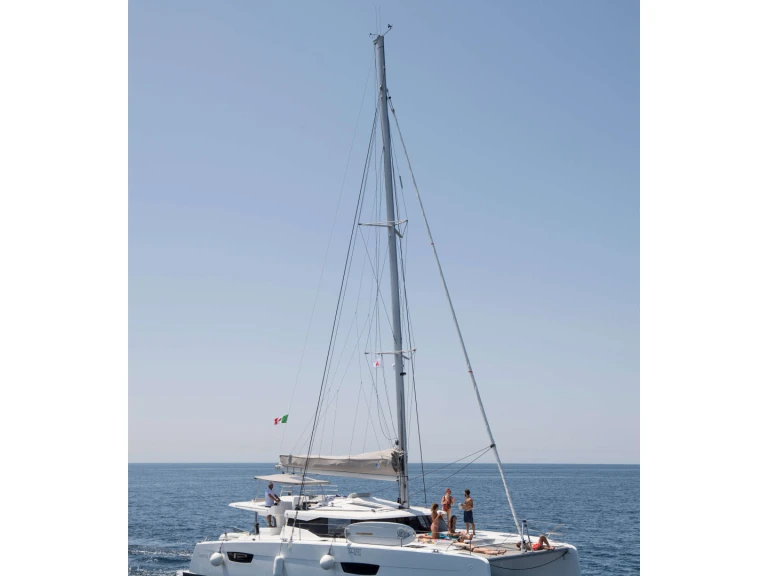 Noleggio barche Fountaine Pajot Fountaine Pajot Saona 47 (Wm-AC-Gen-Sol.Pan) a Castellammare del Golfo su Samboat